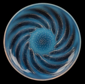 LALIQUE "Poissons" Opalescent French Art Deco glass fruit bowl, signed "R. Lalique, France", 29cm diameter