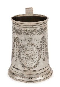 A Georgian sterling silver tankard with engraved decoration, by John Langlands of Newcastle, circa 1798, ​​​​​​​14cm high, 310 grams