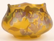 An Art Nouveau French cameo glass vase with floral decoration, early 20th century, signed (illegible), 8.5cm high, 13cm wide - 3