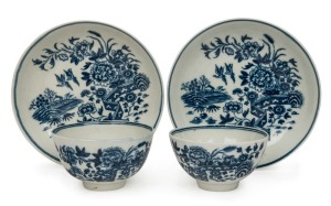 WORCESTER pair of antique English blue and white porcelain tea bowls and saucers, DR. WALL period, mid 18th century, (4 items), blue crescent marks, ​​​​​​​the saucers 12.5cm diameter