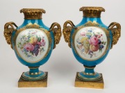 SEVRES fine pair of French antique porcelain mantle urns with gilt bronze mounts, adorned with ram's head handles, 19th century, 36cm high - 2