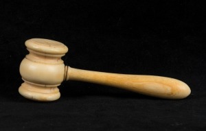 An antique ivory gavel, 19th century, ​​​​​​​12.5cm long