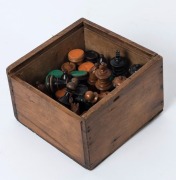 An antique set of chess pieces in the Staunton style, turned and ebonized boxwood, housed in a period timber case, 19th century, ​​​​​​​the kings 8.5cm high - 2