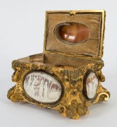 An antique Florentine ormolu casket adorned with five fine cameo shell vignettes, 19th century, ​​​​​​​11cm high, 16cm high, 12cm deep - 2