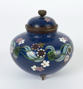 An antique Japanese cloisonne lidded pot, Meiji period, 19th century, ​​​​​​​11cm high