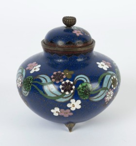 An antique Japanese cloisonne lidded pot, Meiji period, 19th century, 11cm high