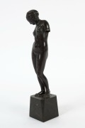ARTIST UNKNOWN antique cast bronze statue of a female standing nude, on marble plinth, 19th/20th century, 30cm high, ​​​​​​​ - 2