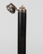 WHISKY CANE antique walking stick with concealed glass whisky tube and cork stopper, hidden under a silver cap, with ebonized shaft and brass ferrule, 19th century, 86cm high - 2