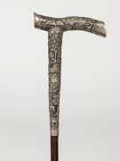 An antique walking stick with Indian silver handle, palm wood shaft and remains of metal ferrule, 19th century, ​​​​​​89.5cm high - 2