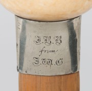 An antique walking stick with turned ivory handle, silver collar, cane shaft and brass ferrule, 19th century, ​​​​​​​90cm high - 2