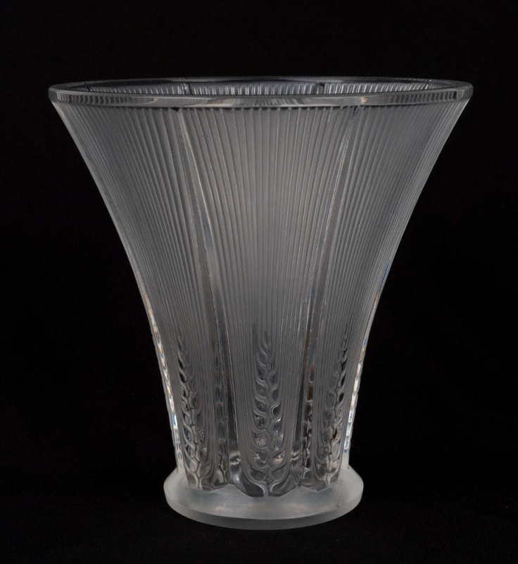 LALIQUE "Epis" frosted French Art Deco glass vase, engraved "Lalique, France", 17cm high