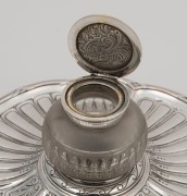 An antique French silver plated inkwell adorned with goats, 19th century,11cm high, 20cm wide - 2