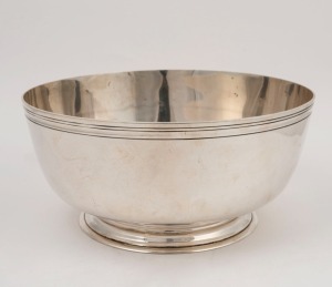 A Georgian style sterling silver serving bowl, 20th century, 11.5cm high, 24cm diameter, 1222 grams