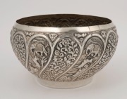 An antique Indian silver bowl, 19th/20th century, 12cm high, 20cm wide, 588 grams - 3