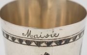 A silver and niello cup adorned with town scene, engraved "MAIRIE", 19th century, marks rubbed, 7.5cm high, 154 grams - 5