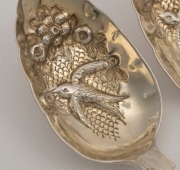 A pair of antique English sterling silver berry spoons made by Robert, James & Josiah Williams of Exeter, circa 1852, ​​​​​​​22.5cm long, 170 grams total - 4