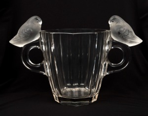 LALIQUE French art glass vase with bird decoration, engraved "Lalique, France", 21cm high, 31cm wide