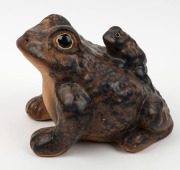ARTIST UNKNOWN Australian pottery toad with baby, 17cm high, 23cm long - 2