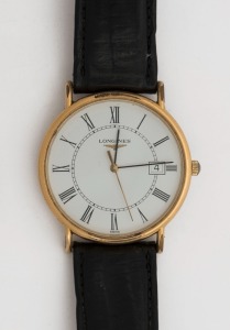 LONGINES wristwatch in rolled gold and stainless steel case with white dial, date window, Roman numerals, circa 1990, original black leather band. Housed in original box, 3.5 cm wide including crown