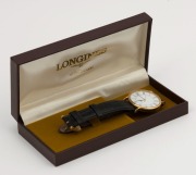 LONGINES wristwatch in rolled gold and stainless steel case with white dial, date window, Roman numerals, circa 1990, original black leather band. Housed in original box, 3.5 cm wide including crown - 2