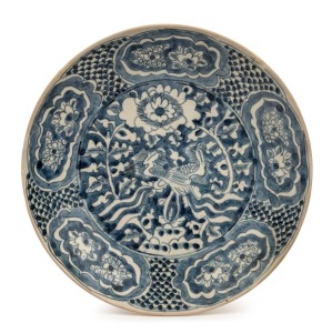 Binh Thuan Shipwreck Chinese Swatow dish, early 17th century, Binh Thuan Shipwreck label number 38193, 27.5cm diameter