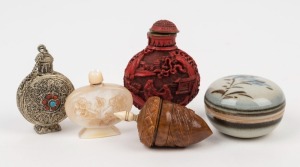 Three Chinese scent bottles, a porcelain lidded box, and an antique thimble case, 5 items,  ​​​​​​​the largest 6.5cm high 