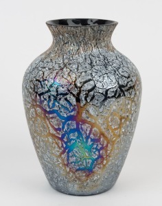 VINELAND FLINT "Moorish Crackle" American art glass vase, by VICTOR DURAND, circa 1930, Note: this pattern was only manufactured from 1928-1931. 19cm high
