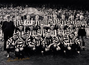 COLLINGWOOD: 1952 Grand Final team photograph signed in gold by LOU RICHARDS, overall 30 x 40cm.