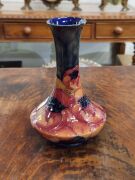 MOORCROFT&nbsp;"Poppy" pattern English pottery vase on blue ground, impressed "Moorcroft, Made In England", 16cm high - 5