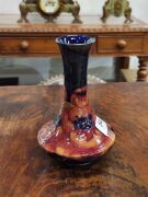 MOORCROFT&nbsp;"Poppy" pattern English pottery vase on blue ground, impressed "Moorcroft, Made In England", 16cm high - 7