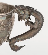 An antique Chinese export silver bowl with dragon handles, 19th century, seal mark to base, ​​​​​​​10cm high, 20.5cm wide, 276 grams - 2