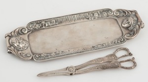 A Georgian sterling silver candle tray, made in London, circa 1827, together with a pair of antique sterling silver wick scissors, (2 items), the tray 26.5cm long, 425 grams total