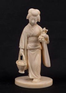 An antique Japanese carved ivory Geisha statue, Meiji period, 19th/20th century, seal mark to base, ​​​​​​​10cm high