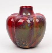 ROYAL DOULTON "SUNG" flambe English porcelain vase, by FRED MOORE and CHARLES&nbsp;NOKE, stamped "Royal Doulton&nbsp;England, Sung, Made In England, Noke, F.M.", ​​​​​​​17cm high, 17cm wide - 2