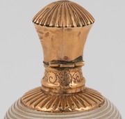 An antique ribbed glass scent bottle with gold top, 19th century, ​​​​​​​9cm high&nbsp; - 3
