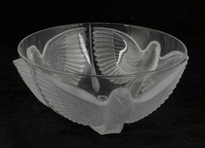 A French crystal bowl with swallow design in the Lalique style, 20th century, 11.5cm high, 27cm wide