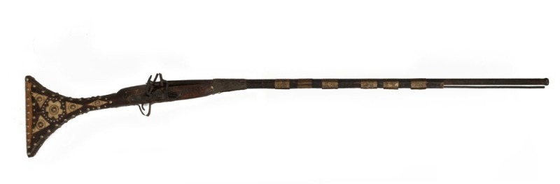 An antique style ornamental Indian flintlock rifle, 19th/20th, 157cm long