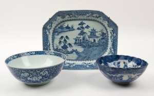 Antique Chinese blue and white export ware serving platter and two blue and white porcelain bowls, 19th century,  the platter 36cm wide