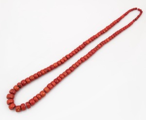 A vintage Chinese graduated coral bead necklace, 20th century, 110cm long