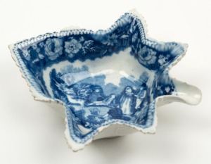 An antique blue and white porcelain leaf shaped bowl, 18th century, ​​​​​​​4cm high, 13.5cm wide