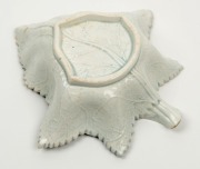An antique blue and white porcelain leaf shaped bowl, 18th century, ​​​​​​​4cm high, 13.5cm wide - 3