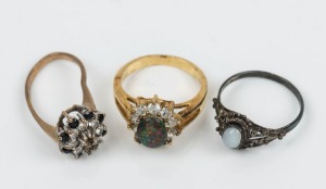 Three assorted rings with stones, silver and gold, 20th century, 