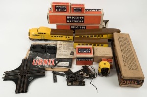 LIONEL American made vintage electric train set with original boxes and papers, mid 20th century