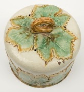 BENDIGO POTTERY cheese dish and cover with grape leaf motif, 19th century, 21cm high, 25cm diameter - 5