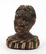 New Zealand kauri gum carving of a Maori warrior, 19th century, ​​​​​​​9cm high - 2