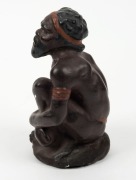 DARBYSHIRE Australian ceramic statue of a squatting Aboriginal man, mid 20th century, 13cm high - 2