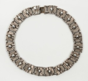 EDWARD SCHAFER of Melbourne antique Australian silver necklace, circa 1880, stamped "SCHAFER, Melbourne, Sterling" with crown mark, ​​​​​​​39cm long, 72 grams total