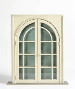 French style painted two-door wall display cabinet. Height 137, width 122cm, depth 17cm