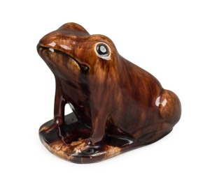 BENDIGO POTTERY frog with unusual brown glaze, 15cm high, 20cm long