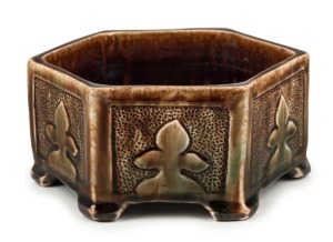 HARVEY SCHOOL hexagonal pottery bowl, incised "E.L. Dorsy", 7cm high, 15cm wide